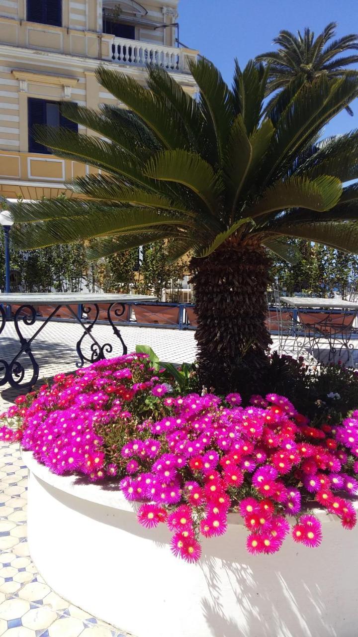 Villa La Terrazza Suites Sorrento Exterior photo